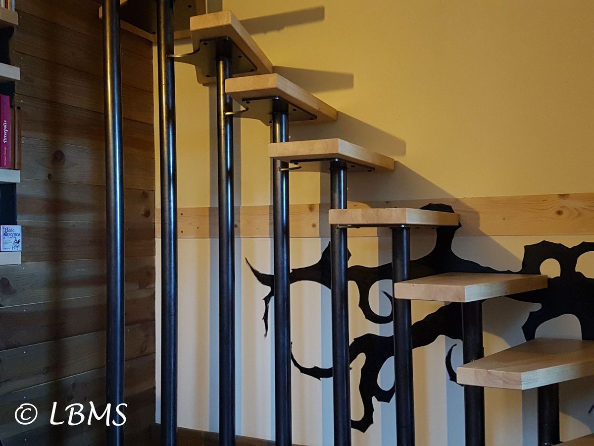 escalier métallique design harpe.jpg